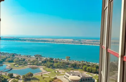 Apartment - 4 Bedrooms - 5 Bathrooms for rent in Corniche Road - Abu Dhabi