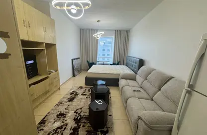 Apartment - Studio - 1 Bathroom for rent in Beach Tower 1 - Al Khan Lagoon - Al Khan - Sharjah