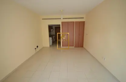 Apartment - 1 Bathroom for rent in Al Ghozlan - Greens - Dubai
