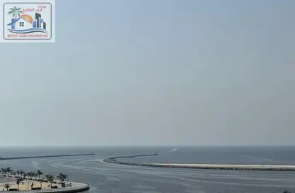 شقة - غرفة نوم - 2 حمامات للايجار في مساكن كورنيش عجمان - طريق كورنيش عجمان - عجمان