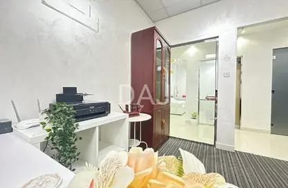 Office Space - Studio - 1 Bathroom for rent in Al Rostamani Building - Port Saeed - Deira - Dubai