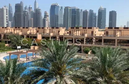 Villa - 4 Bedrooms - 5 Bathrooms for rent in Jumeirah Islands Townhouses - Jumeirah Islands - Dubai