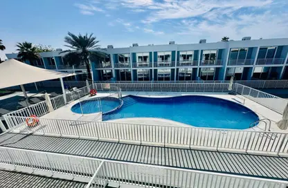 Villa - 3 Bedrooms - 3 Bathrooms for rent in Jumeirah 3 - Jumeirah - Dubai