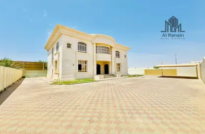 Villa - 4 Bedrooms - 7 Bathrooms for rent in Falaj Hazzaa - Al Ain