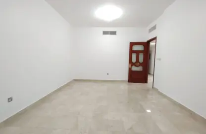 شقة - 2 غرف نوم - 2 حمامات للايجار في شارع حمدان - أبوظبي