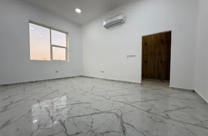 شقة - 3 غرف نوم - 4 حمامات للايجار في مدينة الرياض - أبوظبي