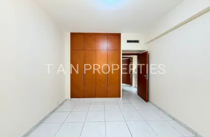 Apartment - 1 Bedroom - 1 Bathroom for rent in Golden Sands 2 - Mankhool - Bur Dubai - Dubai