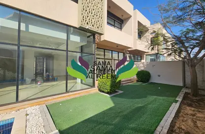Villa - 5 Bedrooms - 5 Bathrooms for rent in Jumeirah 3 Villas - Jumeirah 3 - Jumeirah - Dubai
