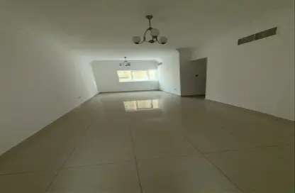 Apartment - 1 Bedroom - 2 Bathrooms for rent in Al Khan - Sharjah