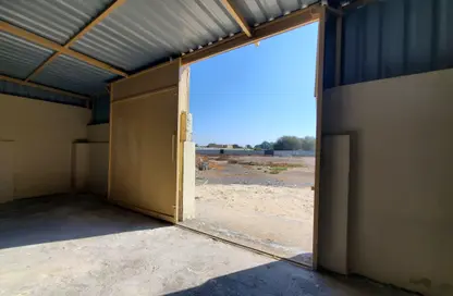 Warehouse - Studio for rent in Seih Al Ghubb - Ras Al Khaimah