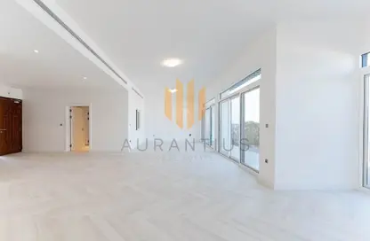 Villa - 5 Bedrooms - 6 Bathrooms for rent in Palma Residences - Palm Jumeirah - Dubai