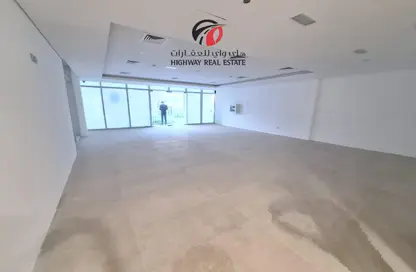 محل - استوديو - 1 حمام للايجار في عزيزي ستار - الفرجان - دبي