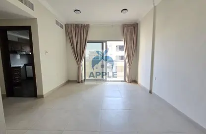 شقة - غرفة نوم - 2 حمامات للايجار في الزاهية - تجارية مويلح - الشارقة شقة - غرفة نوم - 2 حمامات للايجار في الزاهية - تجارية مويلح - الشارقة