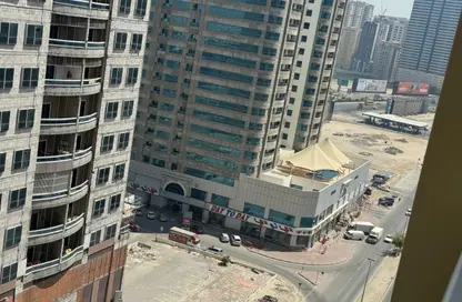 شقة - غرفة نوم - 2 حمامات للايجار في شارع التعاون - التعاون - الشارقة