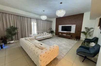 Villa - 4 Bedrooms - 5 Bathrooms for rent in Nad Al Sheba Villas - Nad Al Sheba 3 - Nad Al Sheba - Dubai