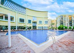 صورةحوض سباحة لـ: شقة - 2 غرف نوم - 3 حمامات للكراء في الريانة - مدينة خليفة - أبوظبي, صورة 1