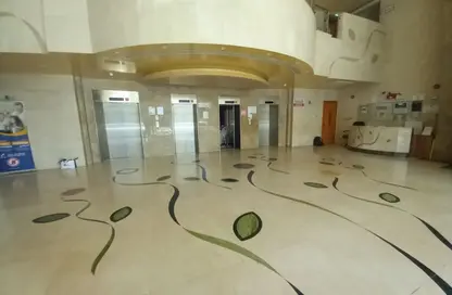 Apartment - 3 Bedrooms - 5 Bathrooms for rent in Shining Towers - Al Khalidiya - Abu Dhabi