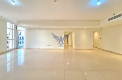 Apartment - 3 Bedrooms - 5 Bathrooms for rent in United Square - Al Khalidiya - Abu Dhabi