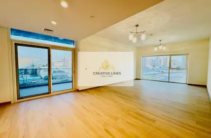 Apartment - 2 Bedrooms - 3 Bathrooms for rent in Al Jadaf Building - Al Jaddaf - Dubai