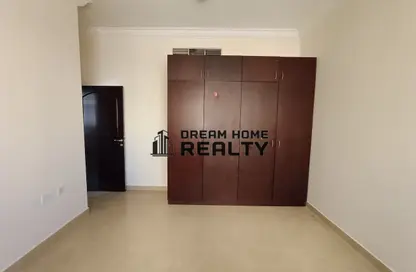Apartment - 2 Bedrooms - 2 Bathrooms for rent in Sharjah 555 Tower - Al Khan Corniche - Al Khan - Sharjah