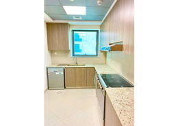High Quality Living! Closed Kitchen! Chiller Free