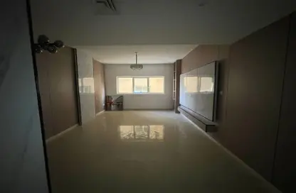 Apartment - 2 Bedrooms - 3 Bathrooms for rent in New Al Taawun Road - Al Taawun - Sharjah