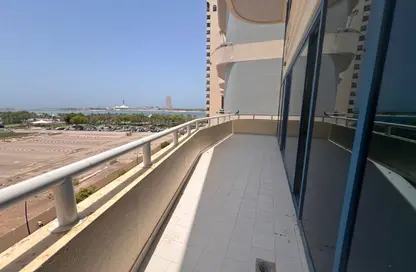 دوبلكس - 3 غرف نوم - 4 حمامات للايجار في برج الهنا - الخالدية - أبوظبي