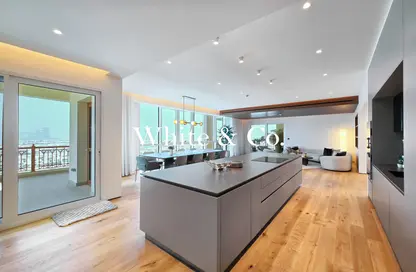 Apartment - 3 Bedrooms - 4 Bathrooms for sale in Marina Residences 4 - Marina Residences - Palm Jumeirah - Dubai
