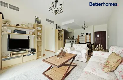 Living Room image for: Apartment - 2 Bedrooms - 1 Bathroom for rent in Marina Diamond 2 - Marina Diamonds - Dubai Marina - Dubai, Image 1