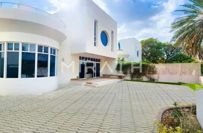 Villa - 4 Bedrooms - 5 Bathrooms for rent in Jumeirah 1 Villas - Jumeirah 1 - Jumeirah - Dubai