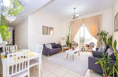 Apartment - 3 Bedrooms - 3 Bathrooms for sale in Tala 1 - Queue Point - Dubai Land - Dubai