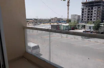 شقة - 2 غرف نوم - 3 حمامات للبيع في قرية الاميرة - الياسمين - عجمان