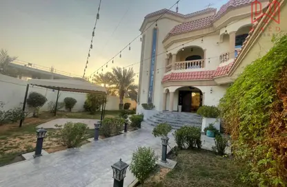 Villa - 4 Bedrooms - 5 Bathrooms for rent in Jumeirah 1 Villas - Jumeirah 1 - Jumeirah - Dubai Villa - 4 Bedrooms - 5 Bathrooms for rent in Jumeirah 1 Villas - Jumeirah 1 - Jumeirah - Dubai
