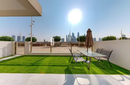Apartment - 3 Bedrooms - 4 Bathrooms for sale in Marina Vista - EMAAR Beachfront - Dubai Harbour - Dubai