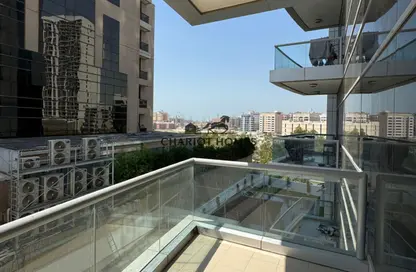 شقة - 2 غرف نوم - 3 حمامات للايجار في برج بن هندي - منخول - بر دبي - دبي