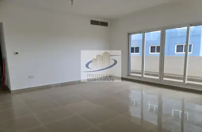 Apartment - 3 Bedrooms - 4 Bathrooms for sale in Tower 9 - Al Reef Downtown - Al Reef - Abu Dhabi