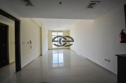 شقة - غرفة نوم - 2 حمامات للبيع في برج فرانكفورت - مدينة دبي الرياضية - دبي