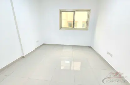 شقة - 3 غرف نوم - 3 حمامات للايجار في بناية مويليح 29 - مويلح - الشارقة شقة - 3 غرف نوم - 3 حمامات للايجار في بناية مويليح 29 - مويلح - الشارقة