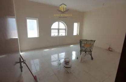 Apartment - 2 Bedrooms - 2 Bathrooms for rent in Al Mujarrah - Al Sharq - Sharjah