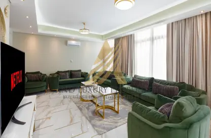 Living Room image for: Townhouse - 6 Bedrooms - 5 Bathrooms for rent in Aknan Villas - Vardon - Damac Hills 2 - Dubai, Image 1