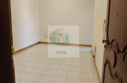 Empty Room image for: Apartment - 1 Bathroom for rent in Airport Road - Abu Dhabi, Image 1