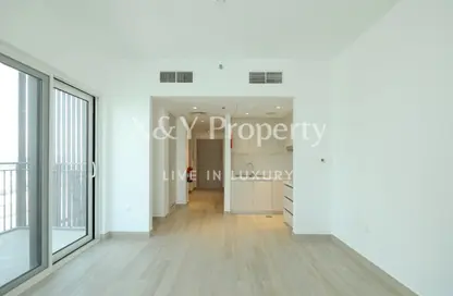 Apartment - Studio - 1 Bathroom for rent in Waters Edge - Yas Island - Abu Dhabi
