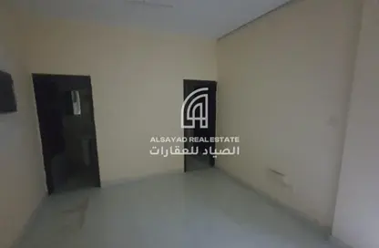 شقة - 1 حمام للايجار في مكاتب برج الساعه - المصلى - الغرب - الشارقة