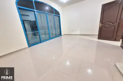 Apartment - 2 Bedrooms - 2 Bathrooms for rent in Khalidiya Street - Al Khalidiya - Abu Dhabi