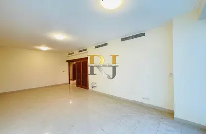 Apartment - 3 Bedrooms - 3 Bathrooms for rent in Silver Sands 2 - Mankhool - Bur Dubai - Dubai