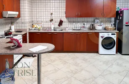 شقة - غرفة نوم - 2 حمامات للايجار في بينيت هاوس - مدينة السيارات - دبي