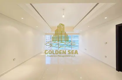 Apartment - 3 Bedrooms - 4 Bathrooms for rent in Khalidiya Centre - Cornich Al Khalidiya - Al Khalidiya - Abu Dhabi