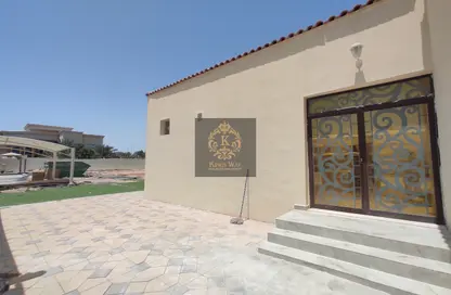 Apartment - 2 Bedrooms - 2 Bathrooms for rent in Mohamed Bin Zayed City - Abu Dhabi