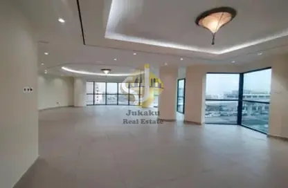 Apartment - 3 Bedrooms - 4 Bathrooms for rent in Al Muraqqabat - Deira - Dubai