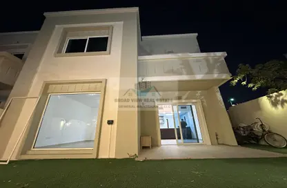 Villa - 4 Bedrooms - 5 Bathrooms for sale in Arabian Style - Al Reef Villas - Al Reef - Abu Dhabi